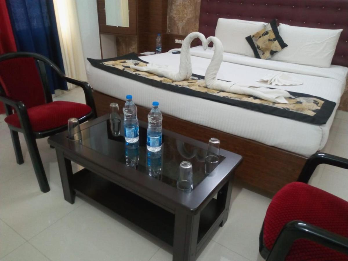Hotel Wisdom Celebration Motihari Exterior foto